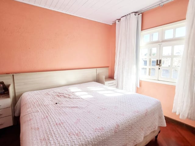 Casa com 360m² 4 quartos e 3 banheiros, à venda, no bairro Nova Rússia em Ponta Grossa