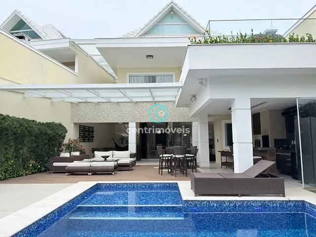 Casa com 380m² 4 quartos e 4 banheiros, para alugar, no bairro Barra da Tijuca em Rio de Janeiro