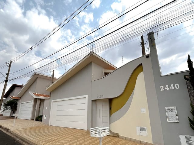 Casa 3 quartos e 3 banheiros, à venda, no bairro Centro em Franca