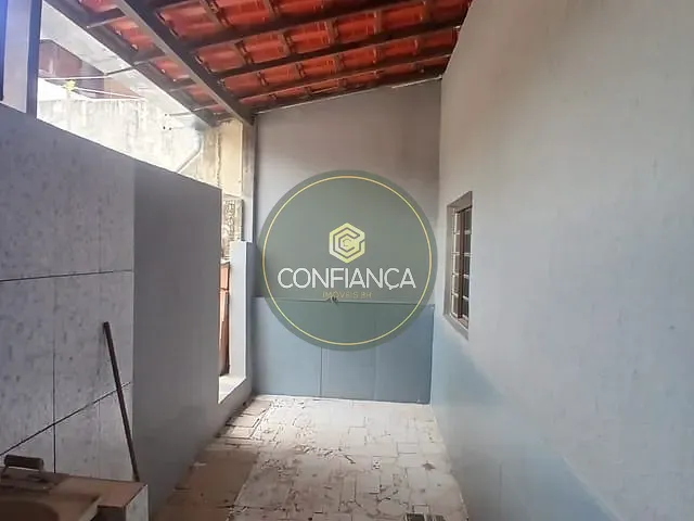 Casa 2 quartos e 1 banheiro, para alugar, no bairro Vila Nova Vista em Sabará