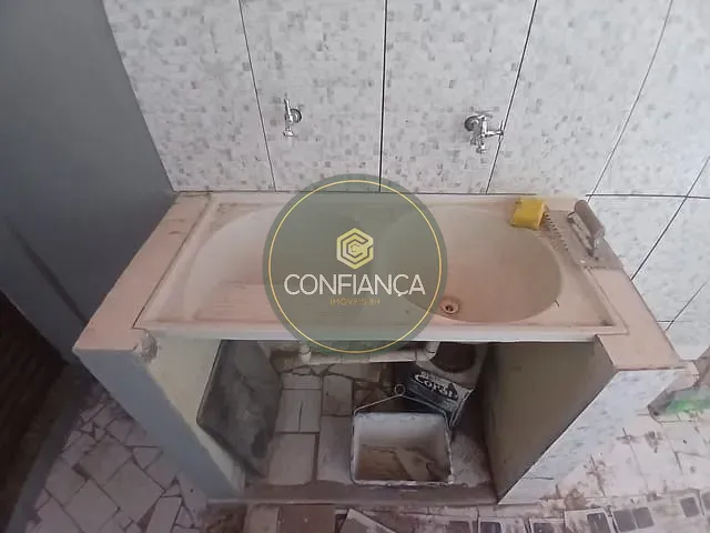 Casa 2 quartos e 1 banheiro, para alugar, no bairro Vila Nova Vista em Sabará