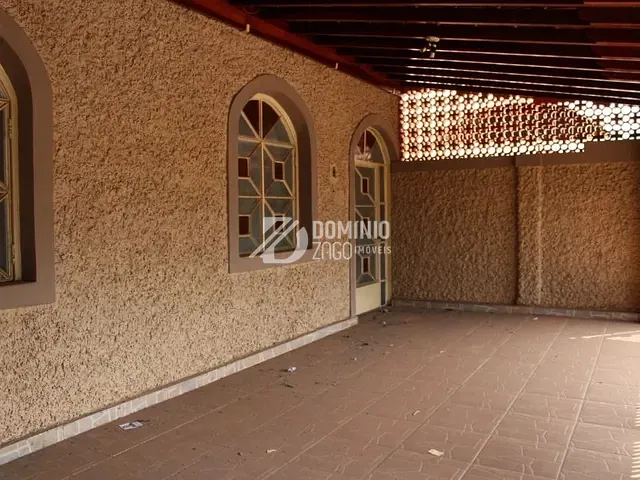 Casa com 360m² 2 quartos e 2 banheiros, à venda, no bairro Fabrício em Uberaba
