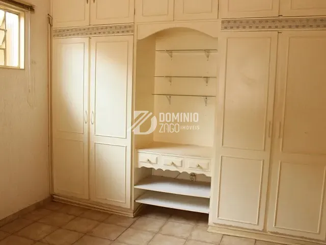 Casa com 360m² 2 quartos e 2 banheiros, à venda, no bairro Fabrício em Uberaba