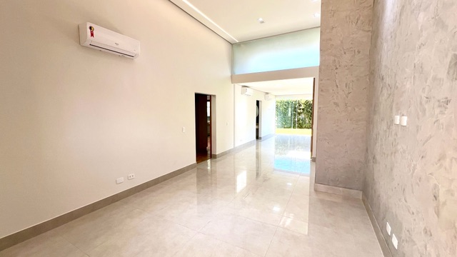 Casa com 370m² 3 quartos e 5 banheiros, à venda, no bairro Vivendas do Arvoredo em Londrina