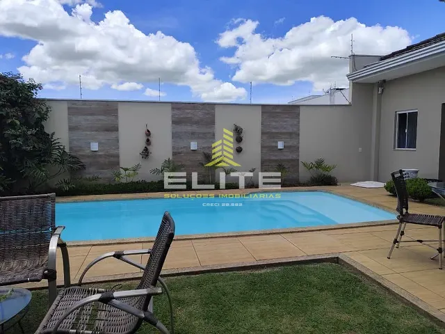 Casa 4 quartos e 3 banheiros, à venda ou para alugar, no bairro vila romana  em Sorriso