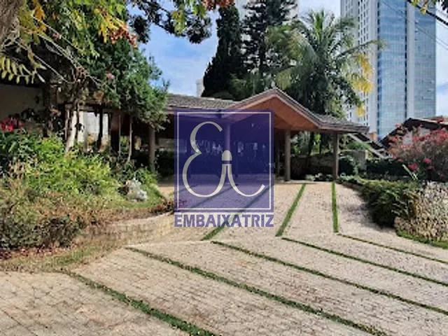 Casa com 900m² 4 quartos e 6 banheiros, à venda ou para alugar, no bairro Jardim das Colinas em São José dos Campos