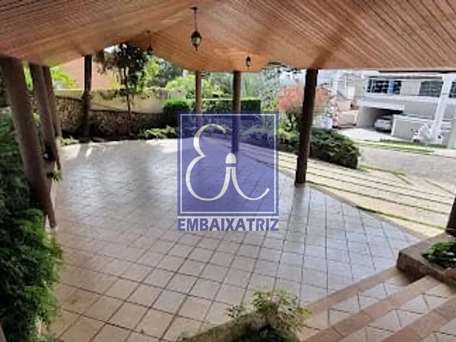 Casa com 900m² 4 quartos e 6 banheiros, à venda ou para alugar, no bairro Jardim das Colinas em São José dos Campos