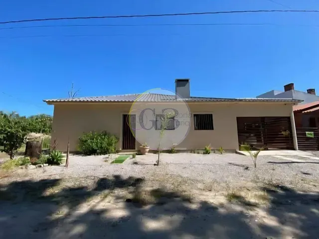 Casa 3 quartos e 2 banheiros, à venda, no bairro Laranjal em Pelotas