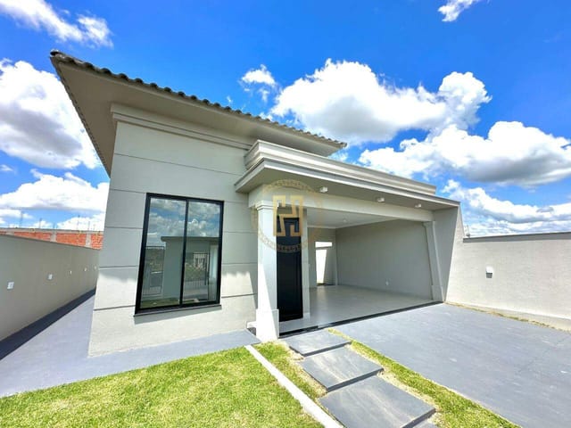 Casa com 292m² 3 quartos e 2 banheiros, à venda, no bairro Montserrat em Nova Mutum