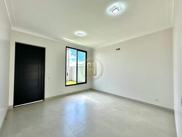 Casa com 292m² 3 quartos e 2 banheiros, à venda, no bairro Montserrat em Nova Mutum