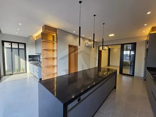 Casa com 263m² 4 quartos e 6 banheiros, à venda, no bairro Jardim Cybelli em Ribeirão Preto
