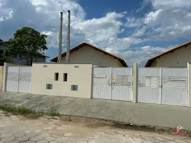 Casa 2 quartos e 2 banheiros, à venda, no bairro Nossa Senhora do Sion em Itanhaém