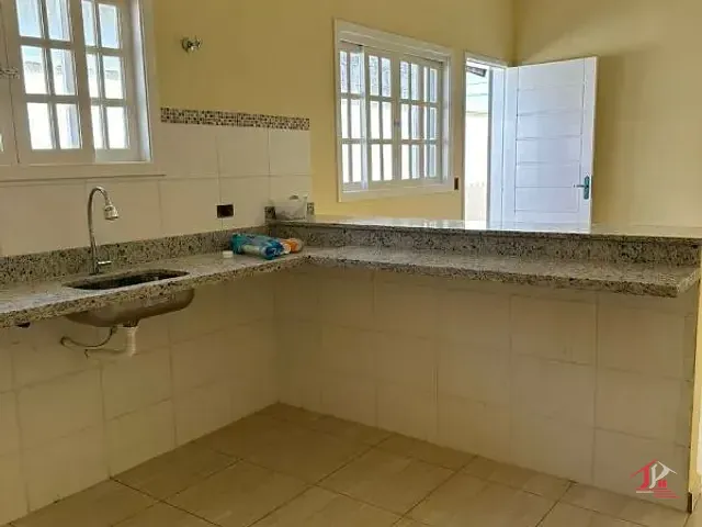 Casa 2 quartos e 2 banheiros, à venda, no bairro Nossa Senhora do Sion em Itanhaém