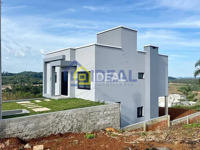 Casa com 104m² 3 quartos e 1 banheiro, à venda, no bairro Santa Terezinha em Concórdia