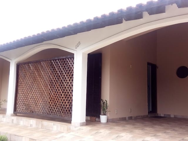 Foto do Casa - Casa térrea no Jardim Quebec. Imóvel contendo: - 3 Quartos sendo um deles suíte - 1 Wc social - Sala - Cozinha - Lavanderia - 4 Vagas de garagem. | Grupo Mitral Imóveis