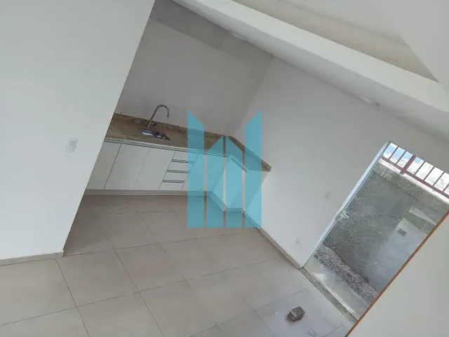 Casa 2 quartos e 2 banheiros, à venda, no bairro Jardim Bandeirantes em Poços de Caldas