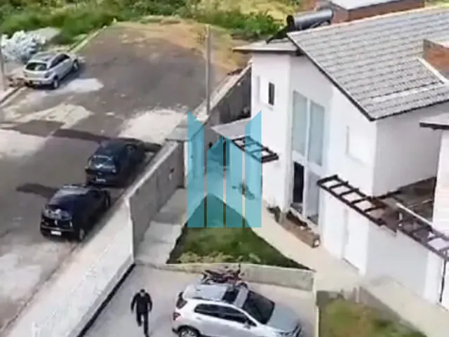 Casa 2 quartos e 2 banheiros, à venda, no bairro Jardim Bandeirantes em Poços de Caldas