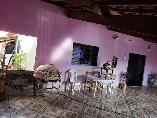 Casa com 250m² 3 quartos e 1 banheiro, à venda, no bairro Jardim Peabiru em Botucatu