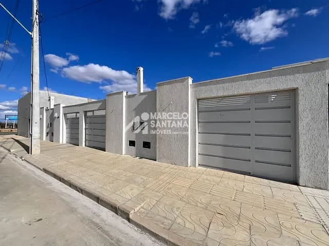 Casa 2 quartos e 1 banheiro, à venda, no bairro São Pedro em Vitória da Conquista