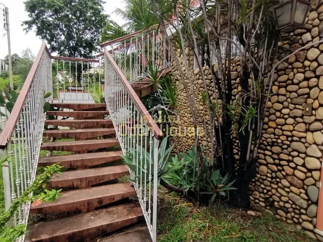 Casa com 720m² 3 quartos e 1 banheiro, à venda, no bairro Laranjal em Volta Redonda