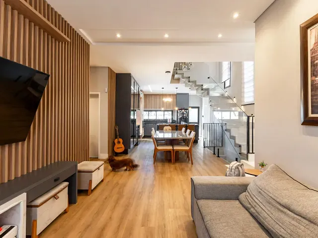 Casa 3 quartos e 3 banheiros, à venda, no bairro Cabral em Curitiba