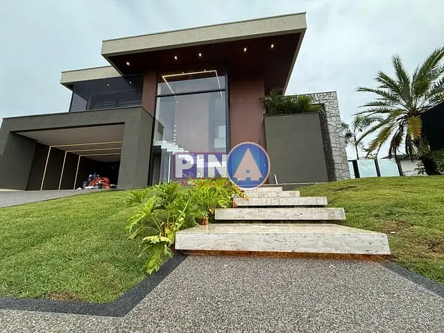 Casa com 532m² 4 quartos e 5 banheiros, à venda, no bairro Jardins França em Goiânia