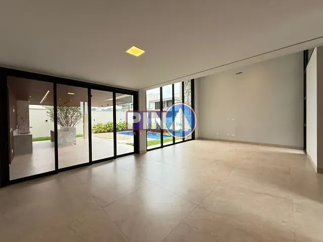 Casa com 532m² 4 quartos e 5 banheiros, à venda, no bairro Jardins França em Goiânia