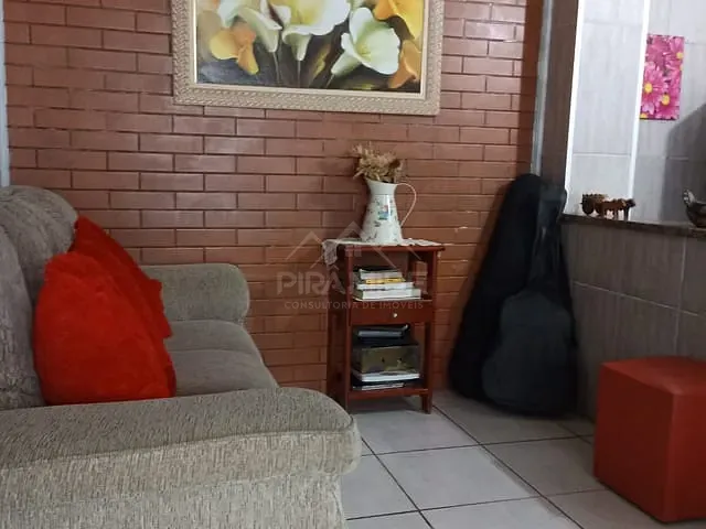 Casa com 150m² 5 quartos e 3 banheiros, à venda, no bairro Chácara Alvorada em Poços de Caldas