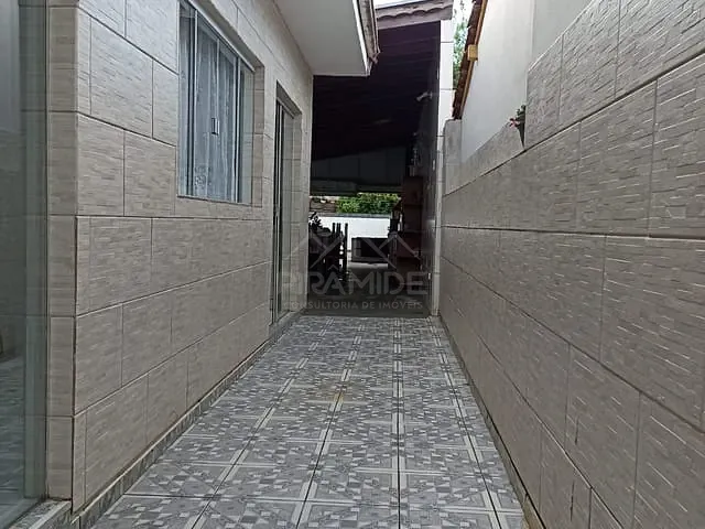 Casa com 150m² 5 quartos e 3 banheiros, à venda, no bairro Chácara Alvorada em Poços de Caldas