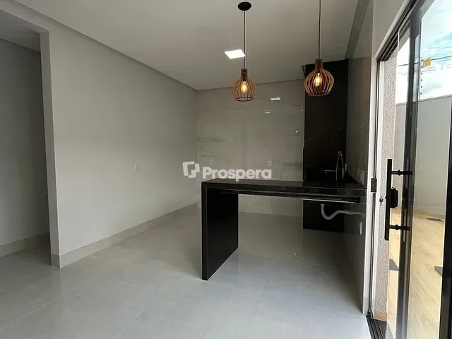 Casa com 185m² 3 quartos e 3 banheiros, à venda, no bairro Residencial Cerejeiras II Etapa em Anápolis