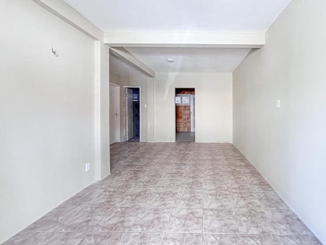 Casa com 70m² 3 quartos e 2 banheiros, para alugar, no bairro Jóquei Clube em Fortaleza