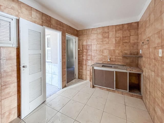 Casa com 70m² 3 quartos e 2 banheiros, para alugar, no bairro Jóquei Clube em Fortaleza