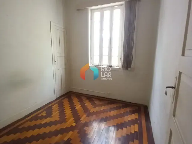 Casa com 250m² 3 quartos e 1 banheiro, à venda, no bairro Santa Teresa em Rio de Janeiro