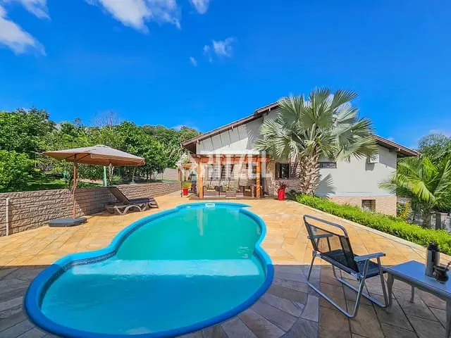 Casa com 832m² 4 quartos e 3 banheiros, à venda, no bairro Travessão em Dois Irmãos
