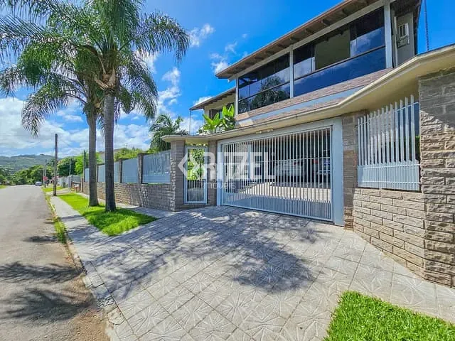 Casa com 832m² 4 quartos e 3 banheiros, à venda, no bairro Travessão em Dois Irmãos
