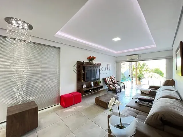 Casa 4 quartos e 4 banheiros, à venda, no bairro Penha em Ijuí