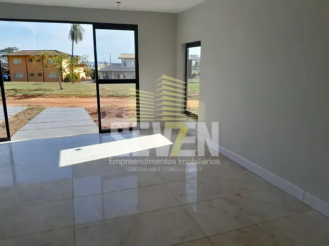 Casa com 243m² 4 quartos e 2 banheiros, à venda, no bairro Riviera Santa Cristina L em Arandu