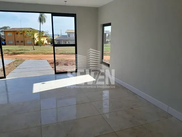 Casa com 243m² 4 quartos e 2 banheiros, à venda, no bairro Riviera Santa Cristina L em Arandu