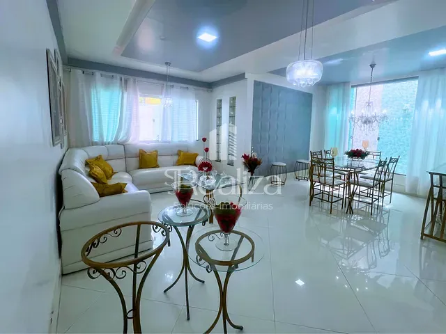Casa com 229m² 7 quartos e 9 banheiros, à venda, no bairro Hernani Sá em Ilhéus
