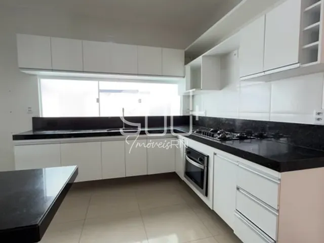Casa com 200m² 3 quartos e 3 banheiros, à venda, no bairro Parque das Nações em Parnamirim