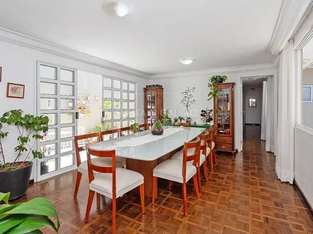 Casa com 343m² 4 quartos e 5 banheiros, à venda, no bairro Água Verde em Curitiba