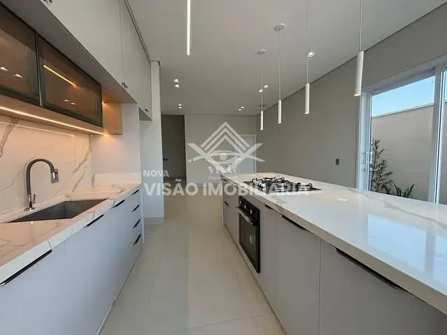 Casa com 310m², à venda, no bairro Condomínio Aquarela dos Poemas em Sinop