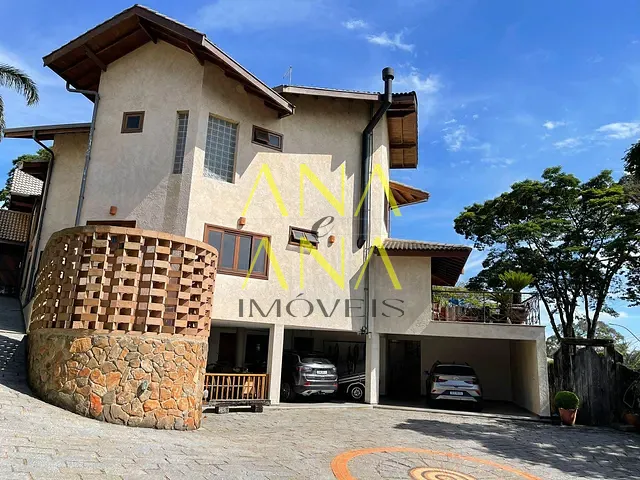 Casa com 1300m² 3 quartos e 4 banheiros, à venda, no bairro Condomínio Santa Helena I em Bragança Paulista