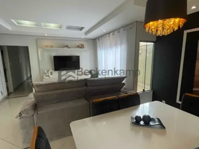 Casa com 300m² 3 quartos e 3 banheiros, à venda, no bairro Jardim Amália em Volta Redonda