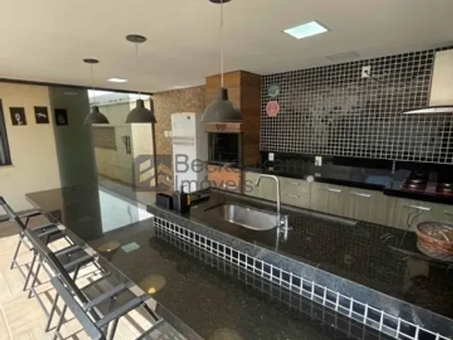 Casa com 300m² 3 quartos e 3 banheiros, à venda, no bairro Jardim Amália em Volta Redonda