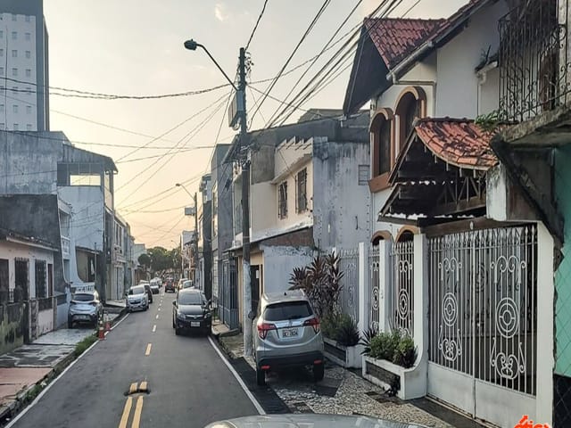 Casa com 400m² 3 quartos e 1 banheiro, à venda, no bairro Marco em Belém