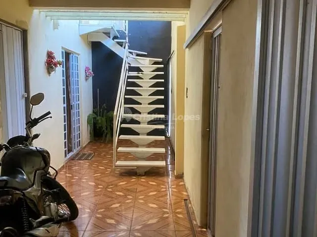 Casa 5 quartos e 4 banheiros, à venda, no bairro Itararé em Teresina