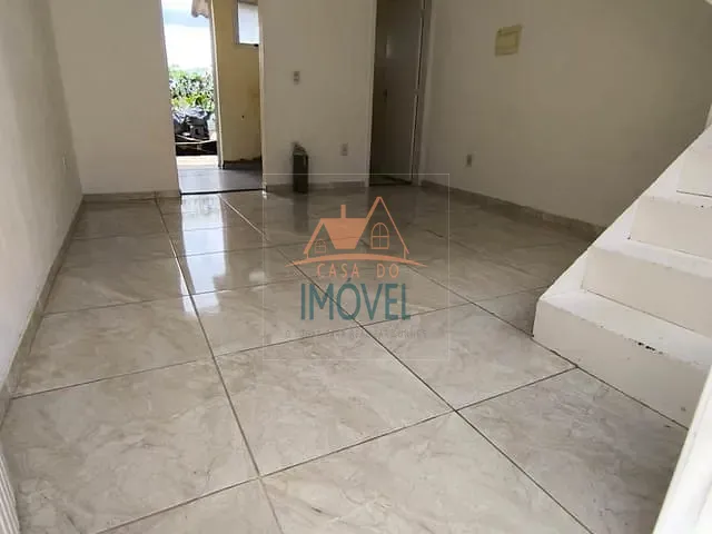 Casa 2 quartos e 2 banheiros, para alugar, no bairro Água Espraiada (Caucaia do Alto) em Cotia