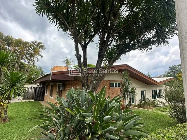 Casa com 1040m² 5 quartos e 8 banheiros, à venda, no bairro Iate Clube de Campinas em Americana