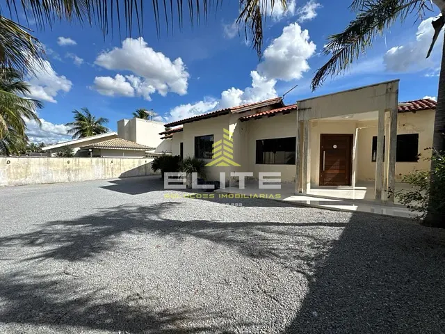 Casa 4 quartos e 2 banheiros, à venda, no bairro centro  em Sorriso